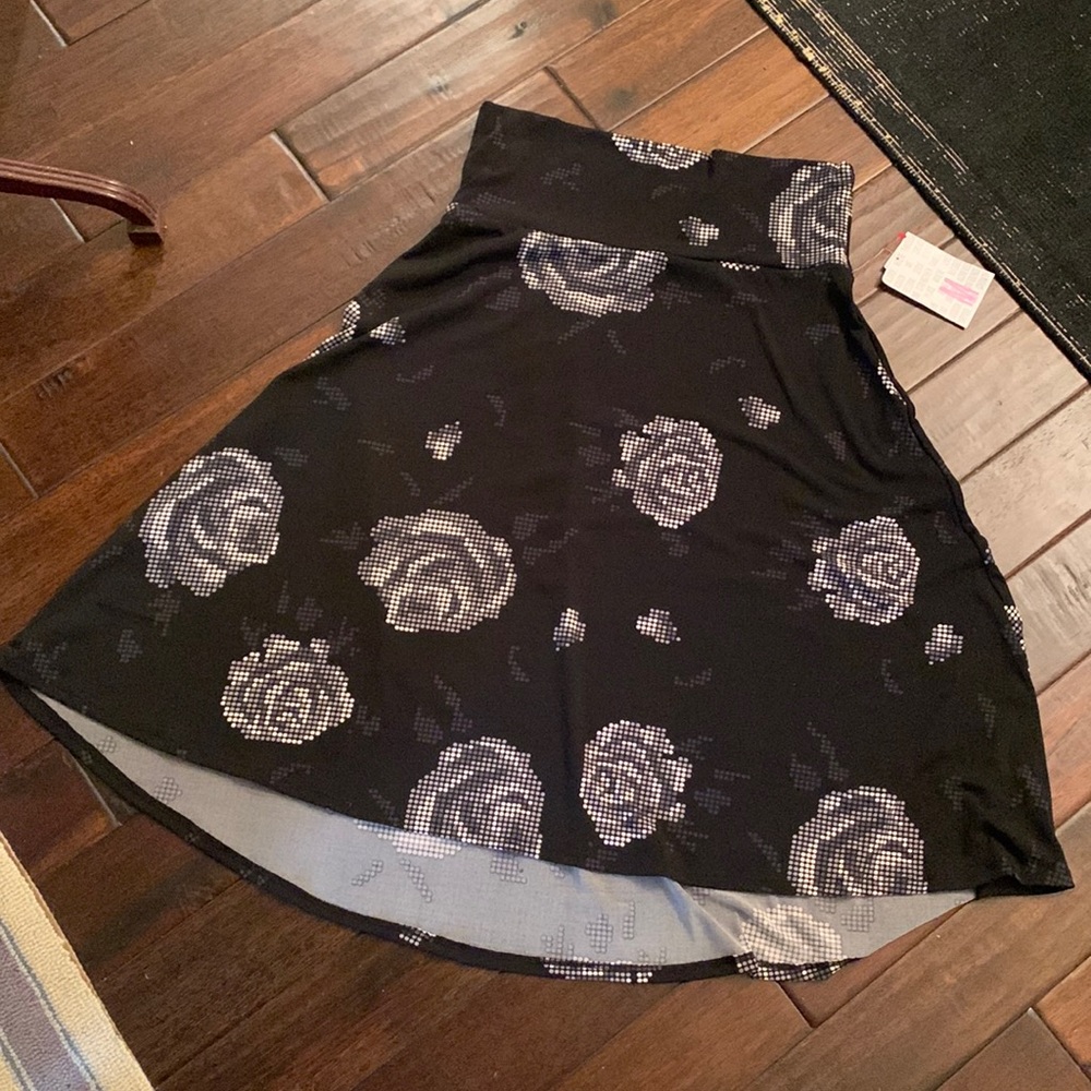 LuLaRoe Azure Pull on Skirt size M New with Tags